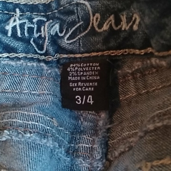 Sold- Ariya size 3 jeans - Picture 3 of 4